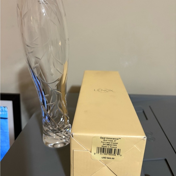 Lenox Crystal Vase with Cream Box - Picture 2 of 2